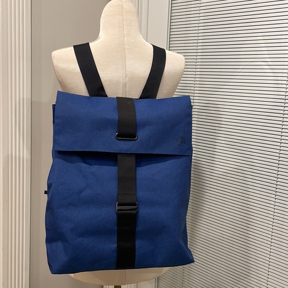 Kiwee Square Backpack - Picture 11 of 15